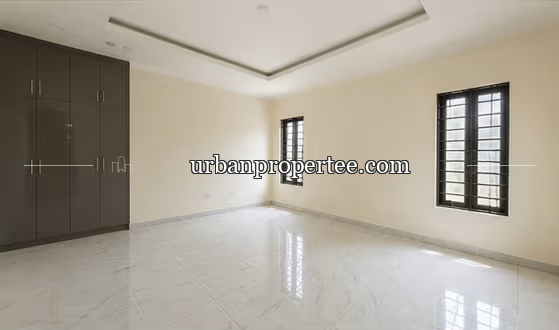 3 bedroom Maisonette with BQ